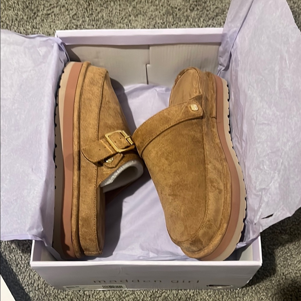NWT Madden Girl Graham Tan Slip-On Shoes with Buckle and heel strap. Sz. 8